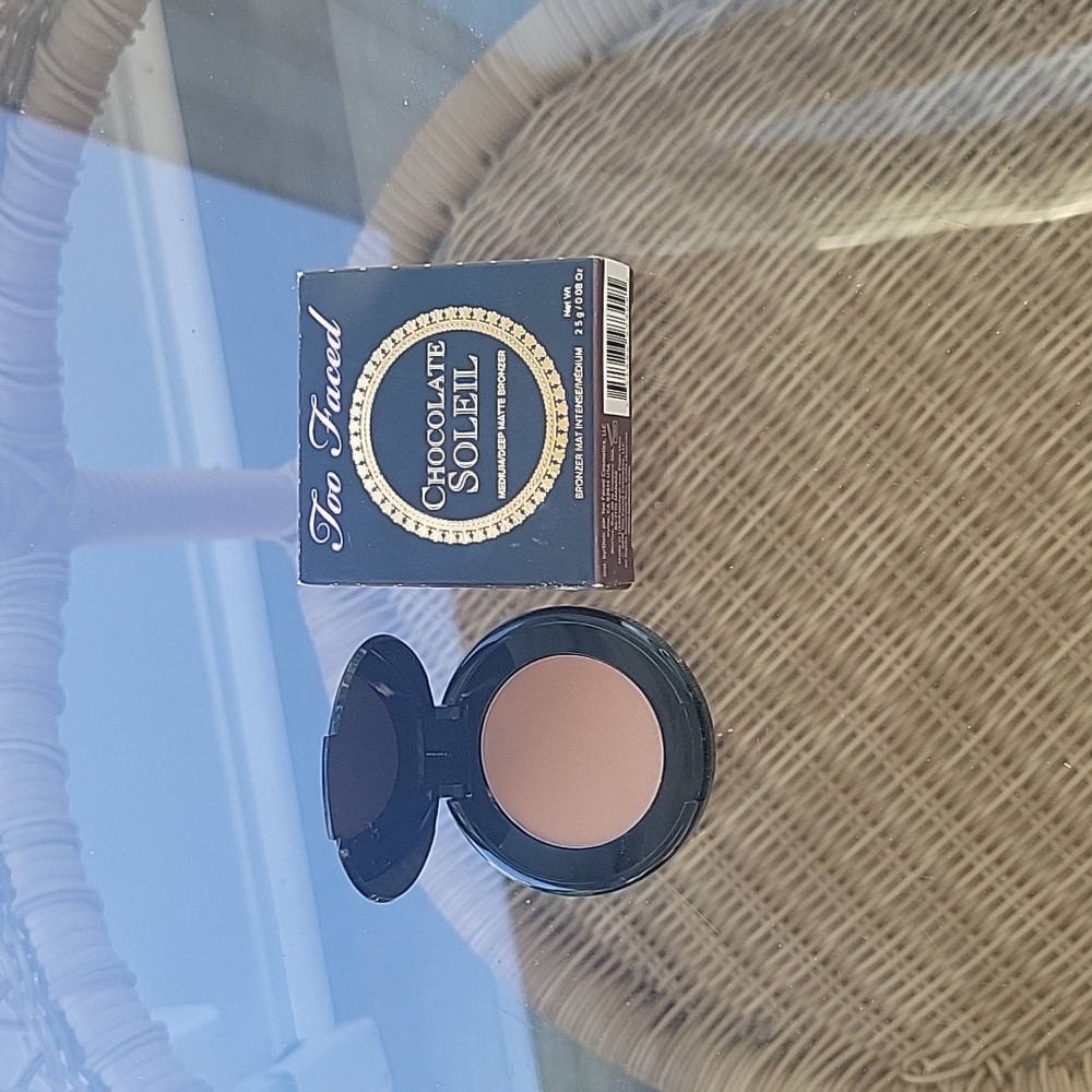 Too Faced chocolate soleil medium Deep bronzer